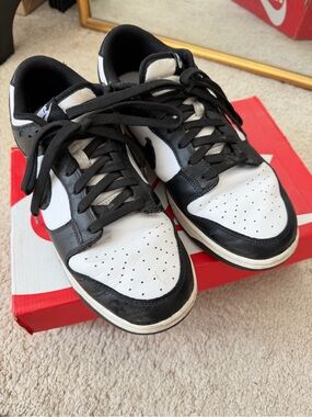Nike Men’s Black and White Panda Dunks 10.5M